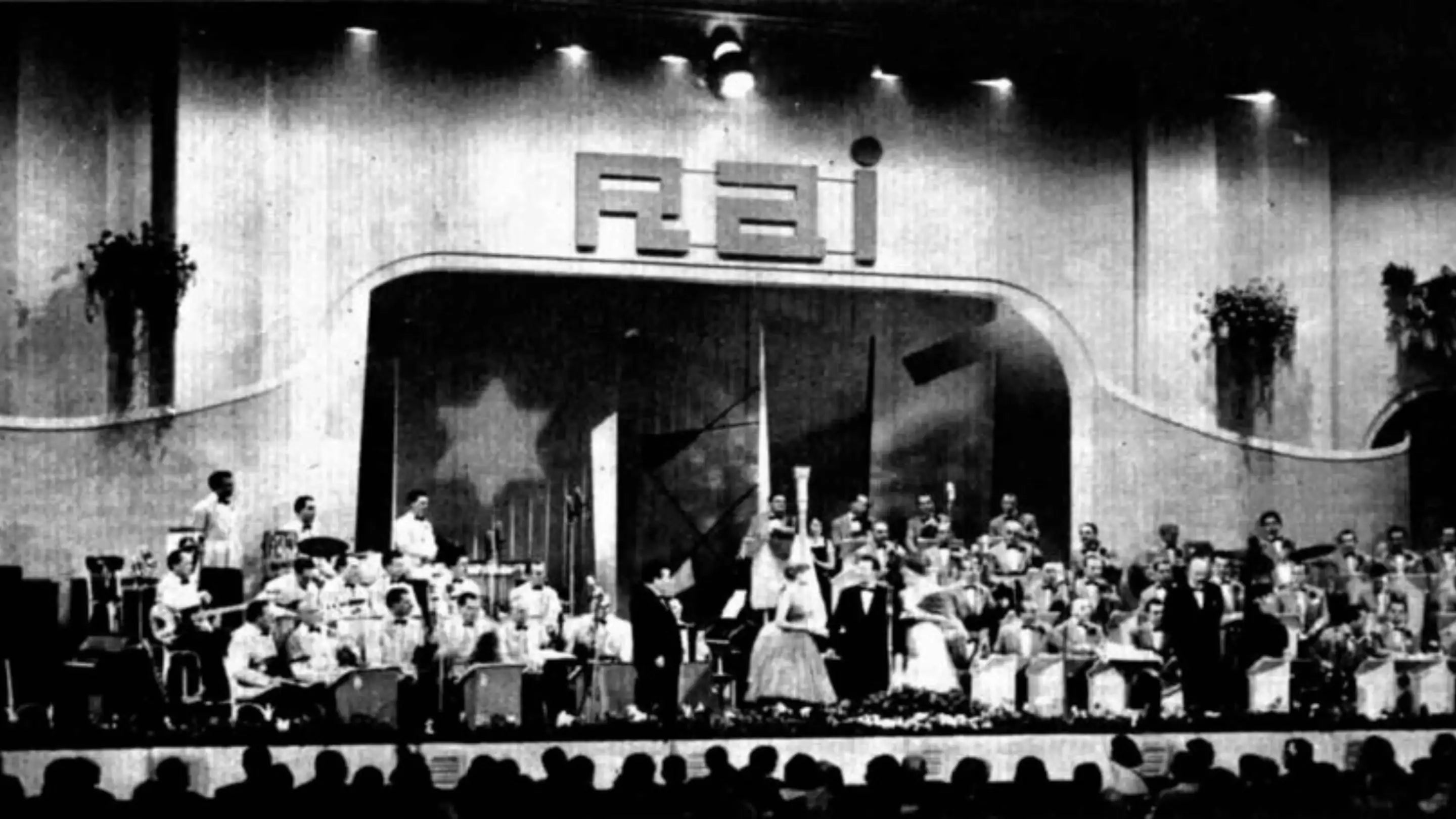 L'evoluzione della scenografia e dell'illuminazione del Festival di Sanremo: un viaggio tra arte, tecnologia e spettacolo