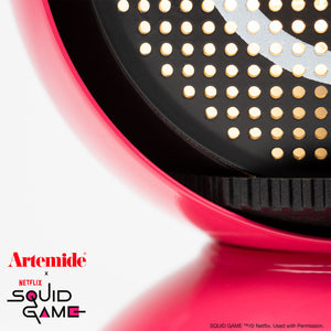 Eclisse Squid Game Guard Pink — Lampada da Tavolo Artemide