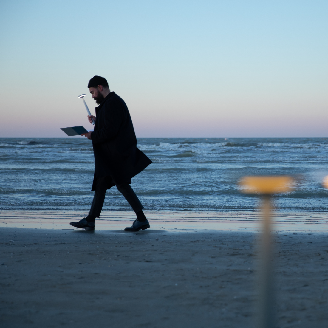 PAPIRIA - Lampada da tavolo ricaricabile by Karman