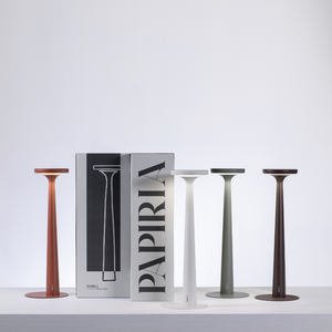 PAPIRIA - Lampada da tavolo ricaricabile by Karman