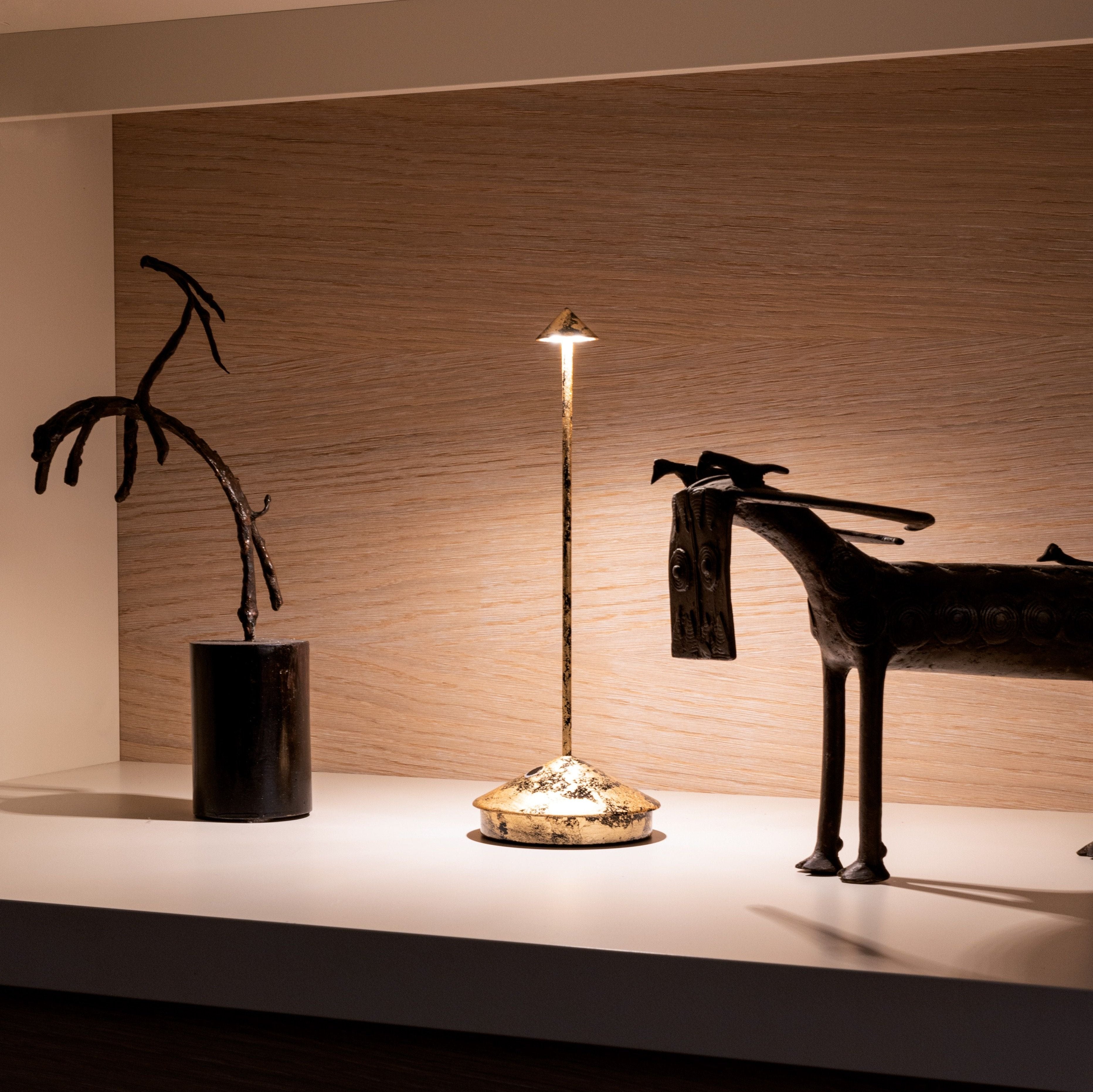 ecletty Pina lampada da tavolo Nero foglia color oro craquelé