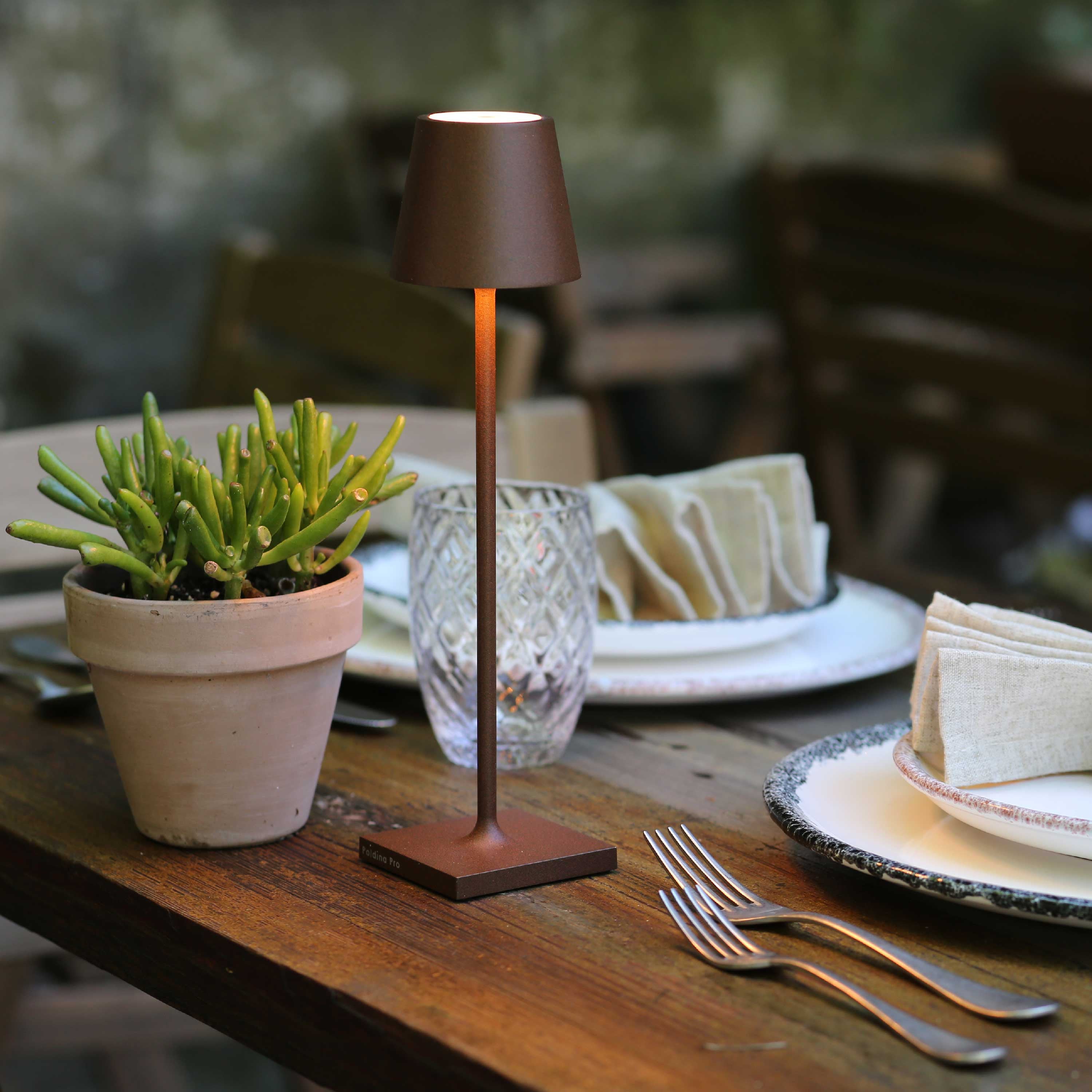 Poldina micro lampada da tavolo