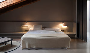 Lampada da Parete SUITE di Vibia | Mensola con Luce a Sinistra