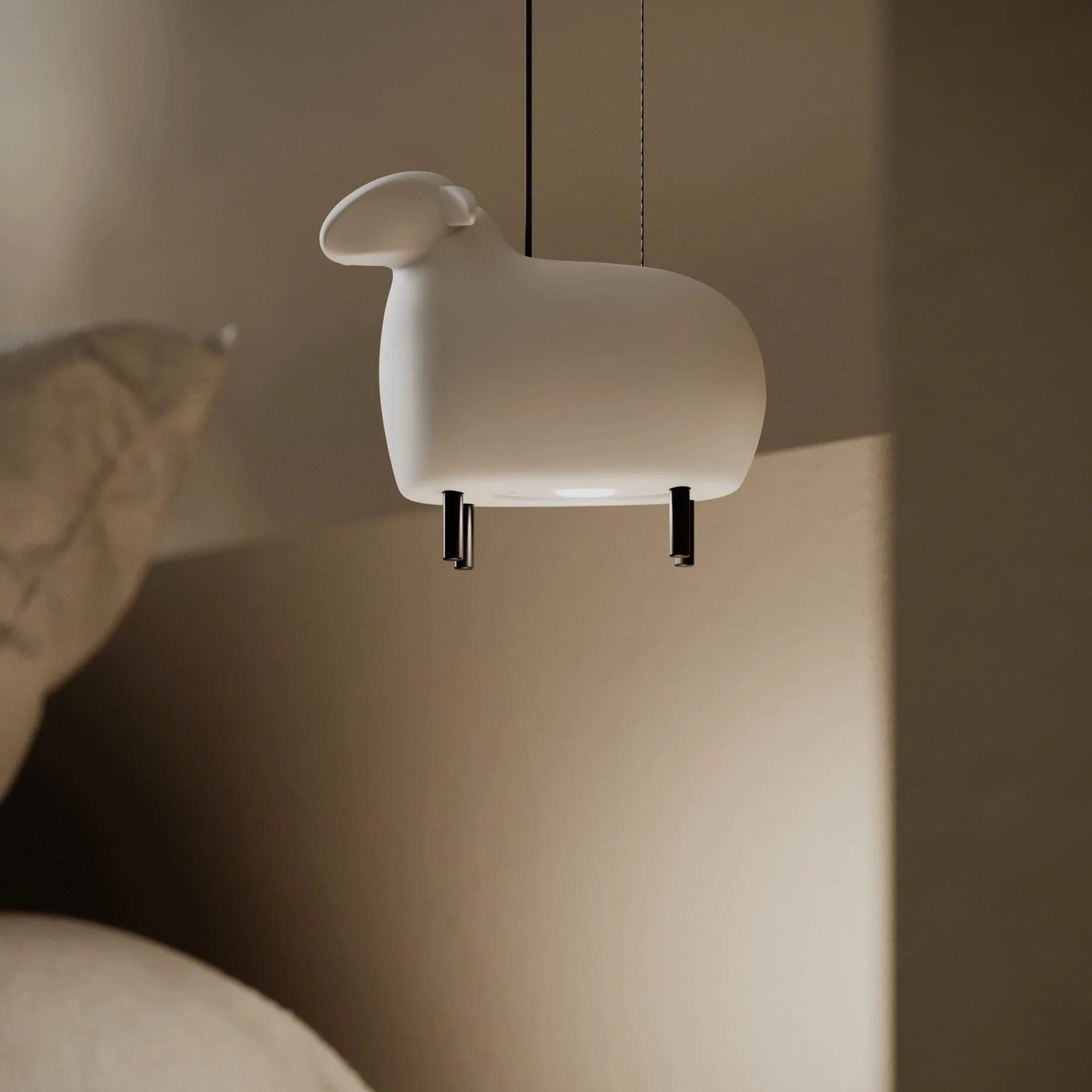 Embeè Karman — Sospensione Pecora di Design Nero e Bianco