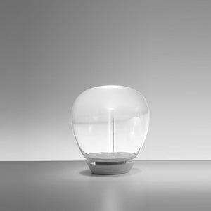 lampada da tavolo empatia di artemide dimensione 26 su sfondo grigio