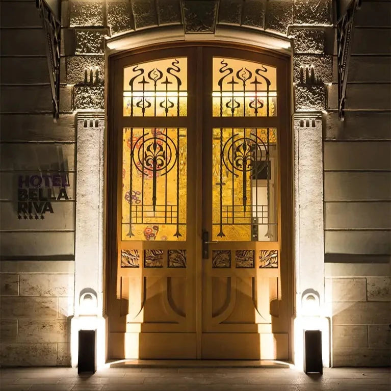 Mais Plus Que Cela Je Ne Peux Pas - Floor Outdoor