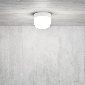  Lampada da soffitto di design Delux di Martinelli Luce, finitura bianca, con diffusore in vetro soffiato. 