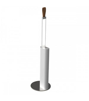 Lampada da tavolo interattiva Metrica di Martinelli Luce, versione bianca, con laccetto in cuoio marrone.